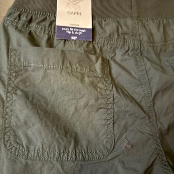 St. John's Bay Utility Mid Rise Capris - Picture 3 of 8